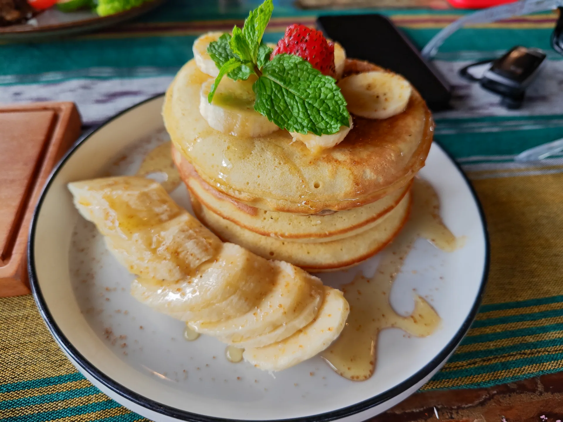Banános palacsinta trópusi gyümölccsel